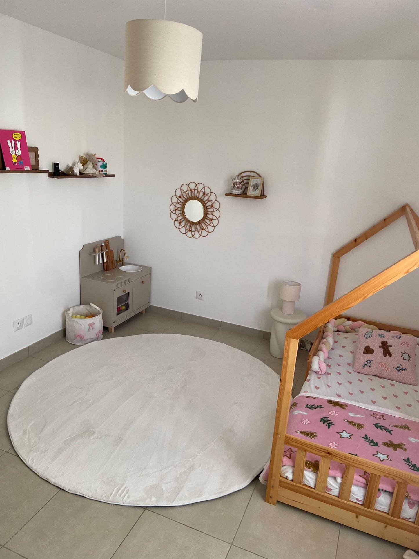 Tapis rond à poils doux- Lavable en machine- Couleur crème