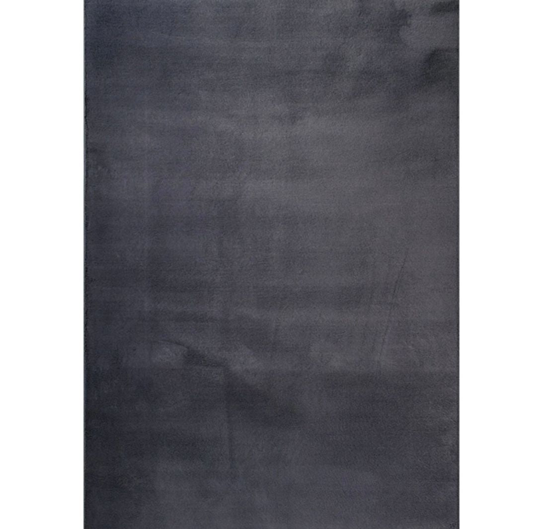 Texture moelleuse et fibres soyeuses du tapis FOCUS gris foncé, toucher ultra-doux haute densité.