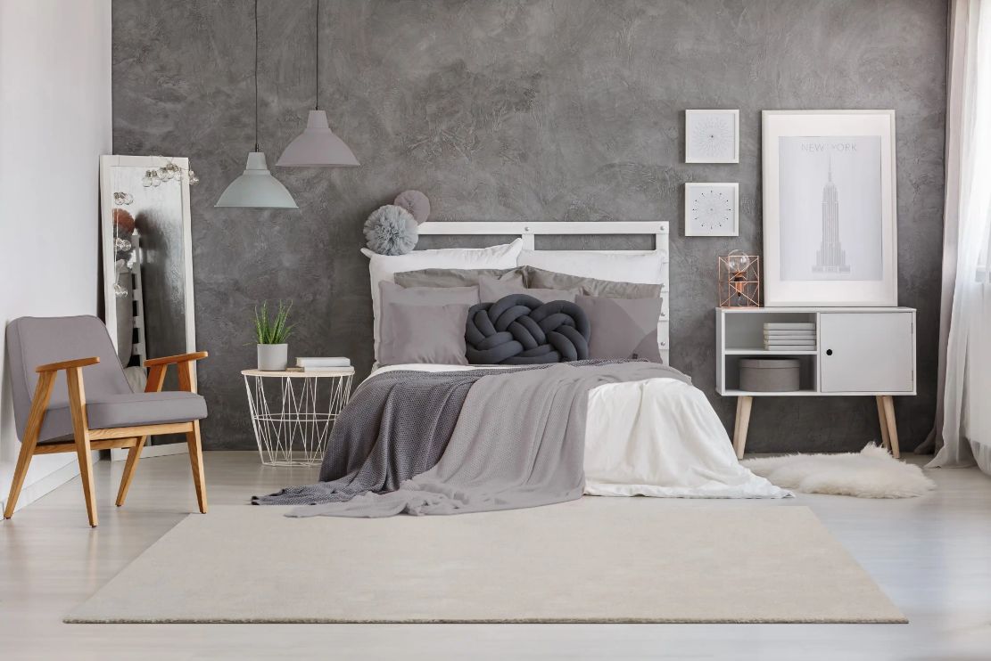Tapis de salon LOFT beige à poils hauts dans une décoration lumineuse, créant une ambiance douce et minimaliste.